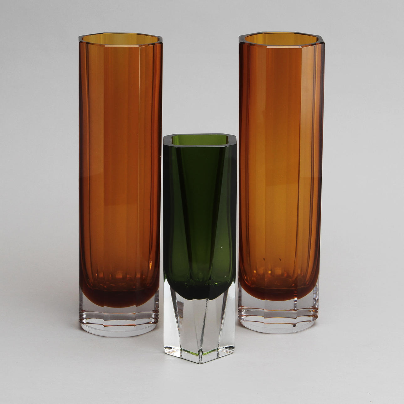 VASER, 3 st, glas, bl.a. troligen Murano, Italien.