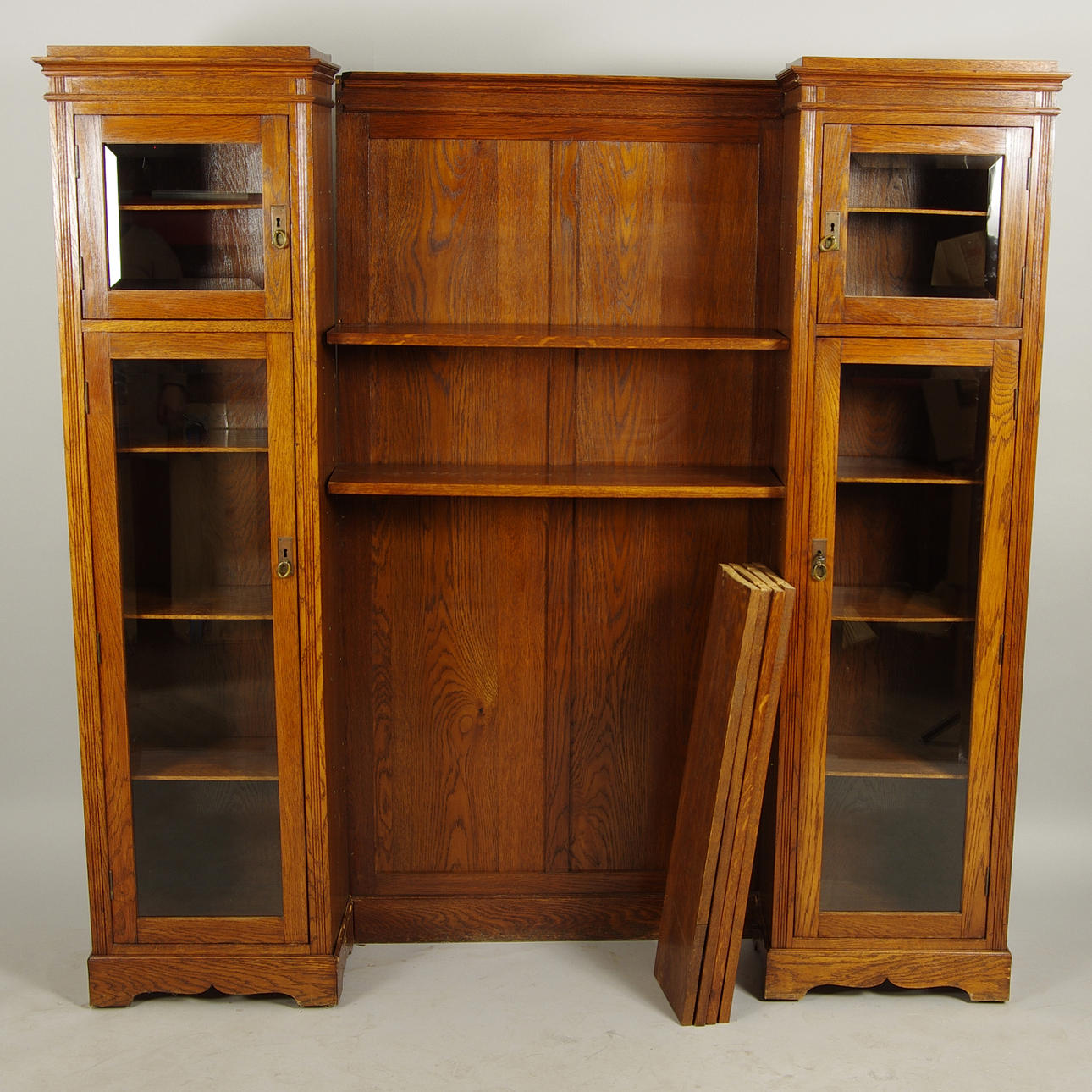 BOKSKÅP, ek, jugend.