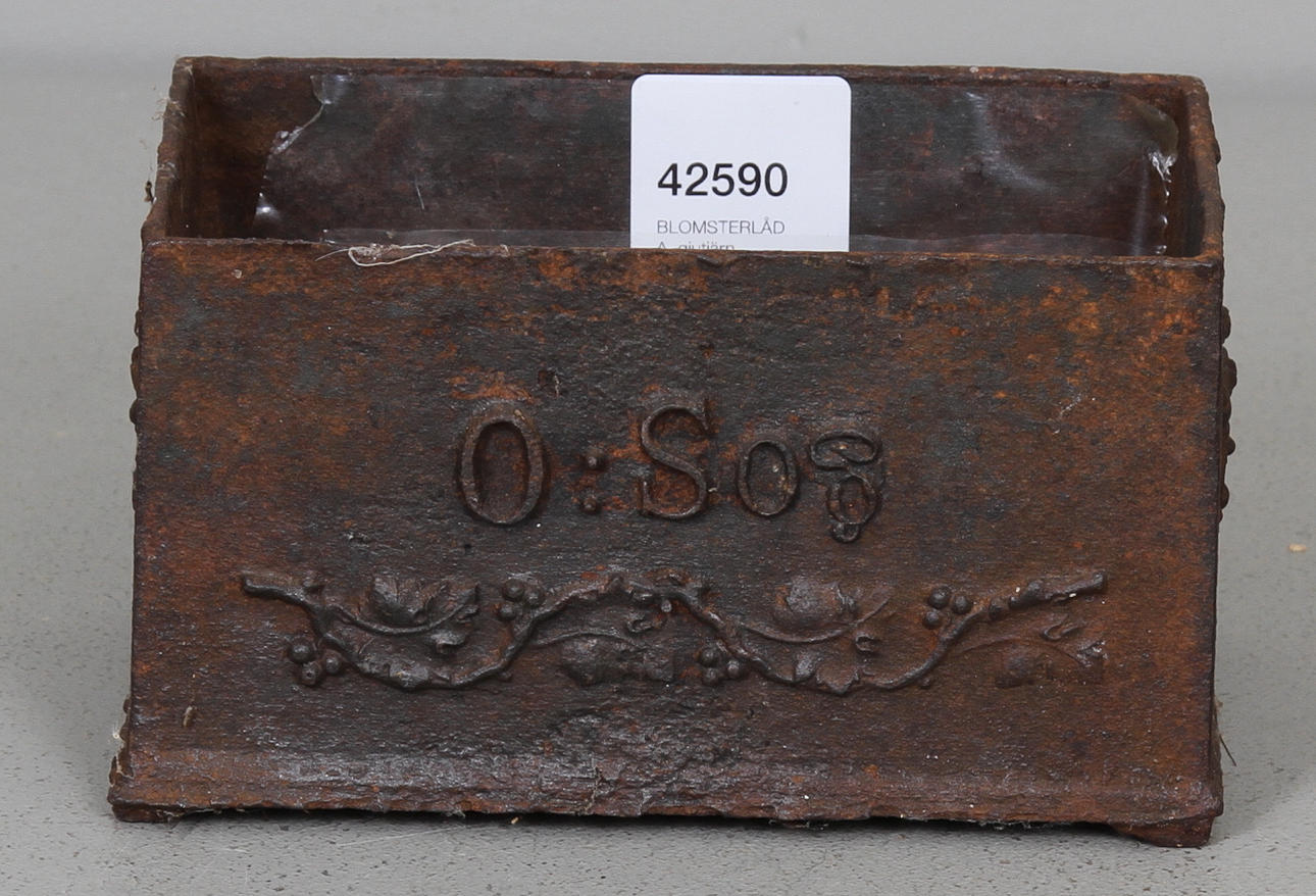 BLOMSTERLÅDA, gjutjärn, 1800-tal.