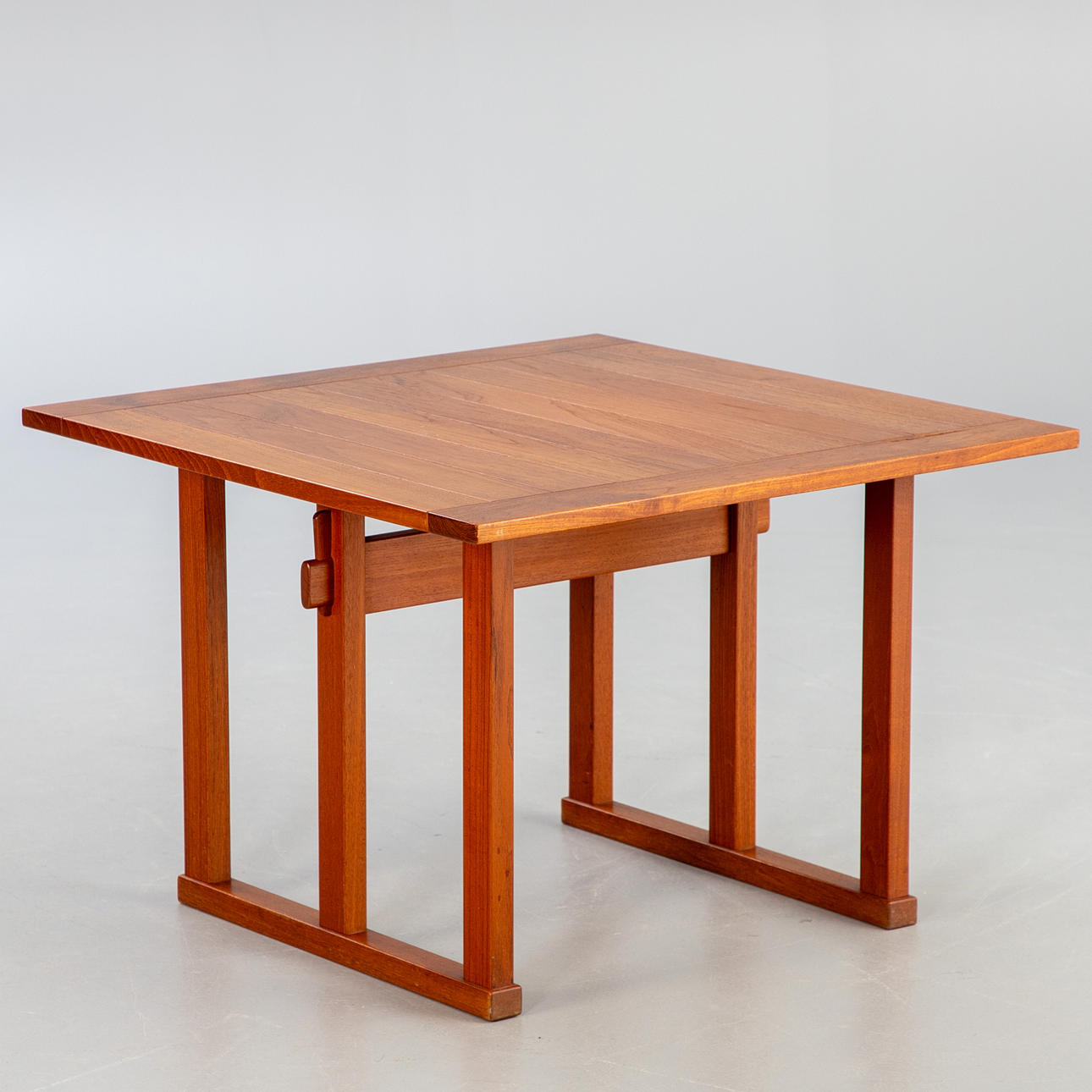 Poul Hundevad, teak coffee table, Vamdrup, Denmark, 1960s.
