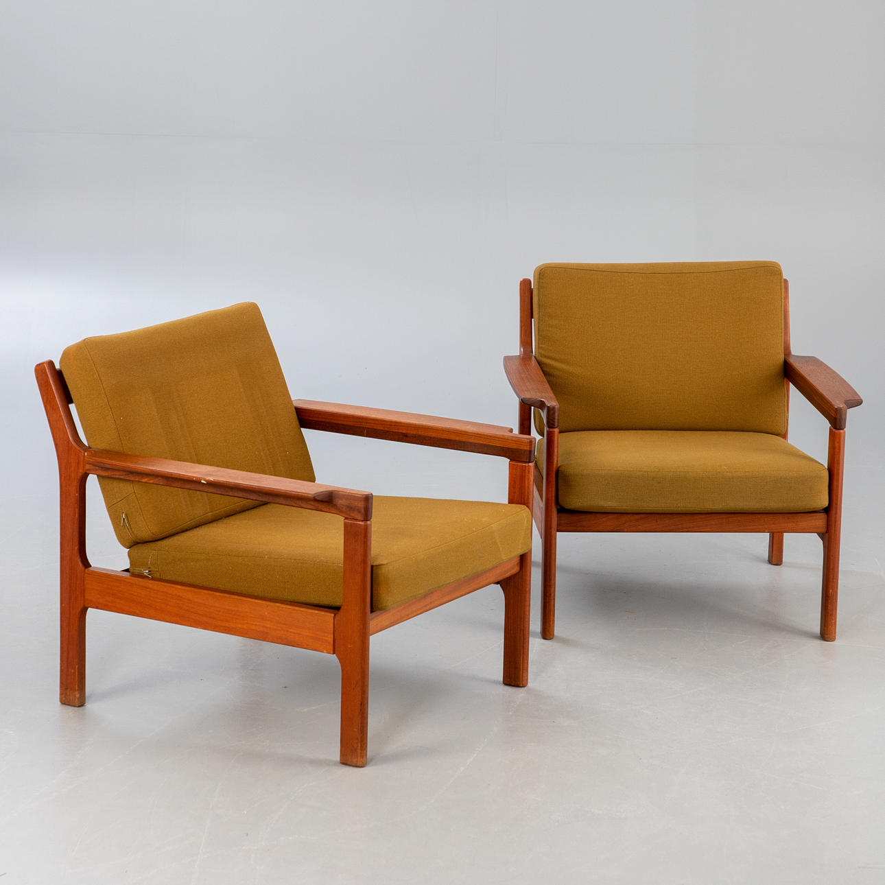 Fåtöljer, 2 st teak, Danmark, 1960-tal (2).