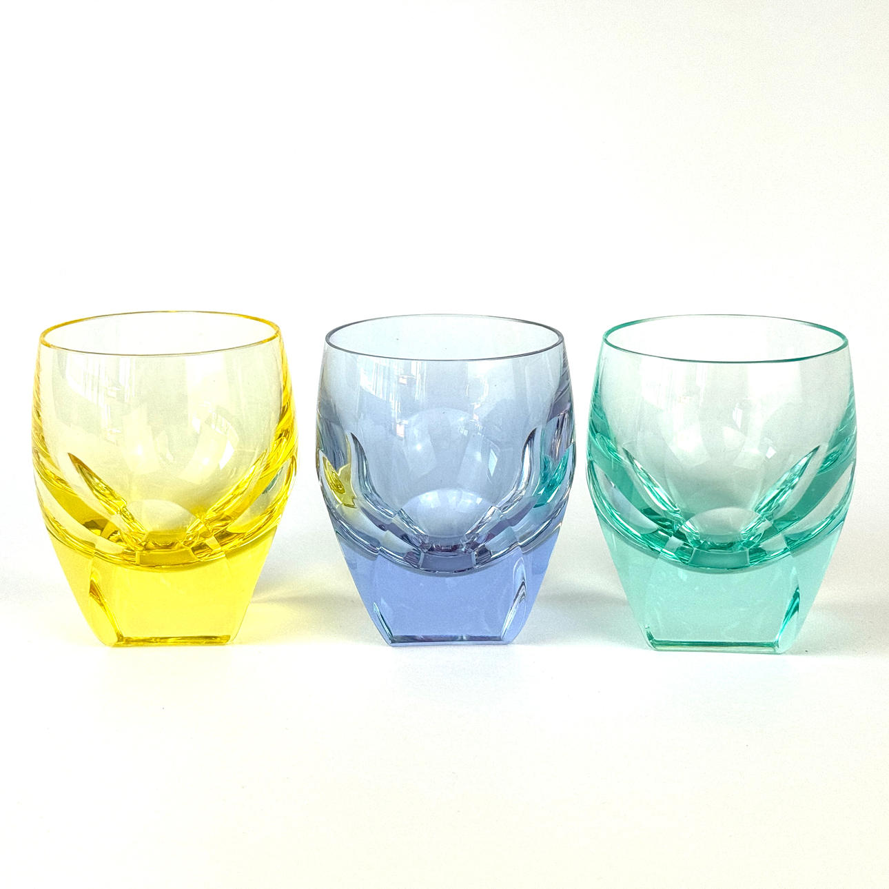 TRE MOSER BAR TUMLARE.