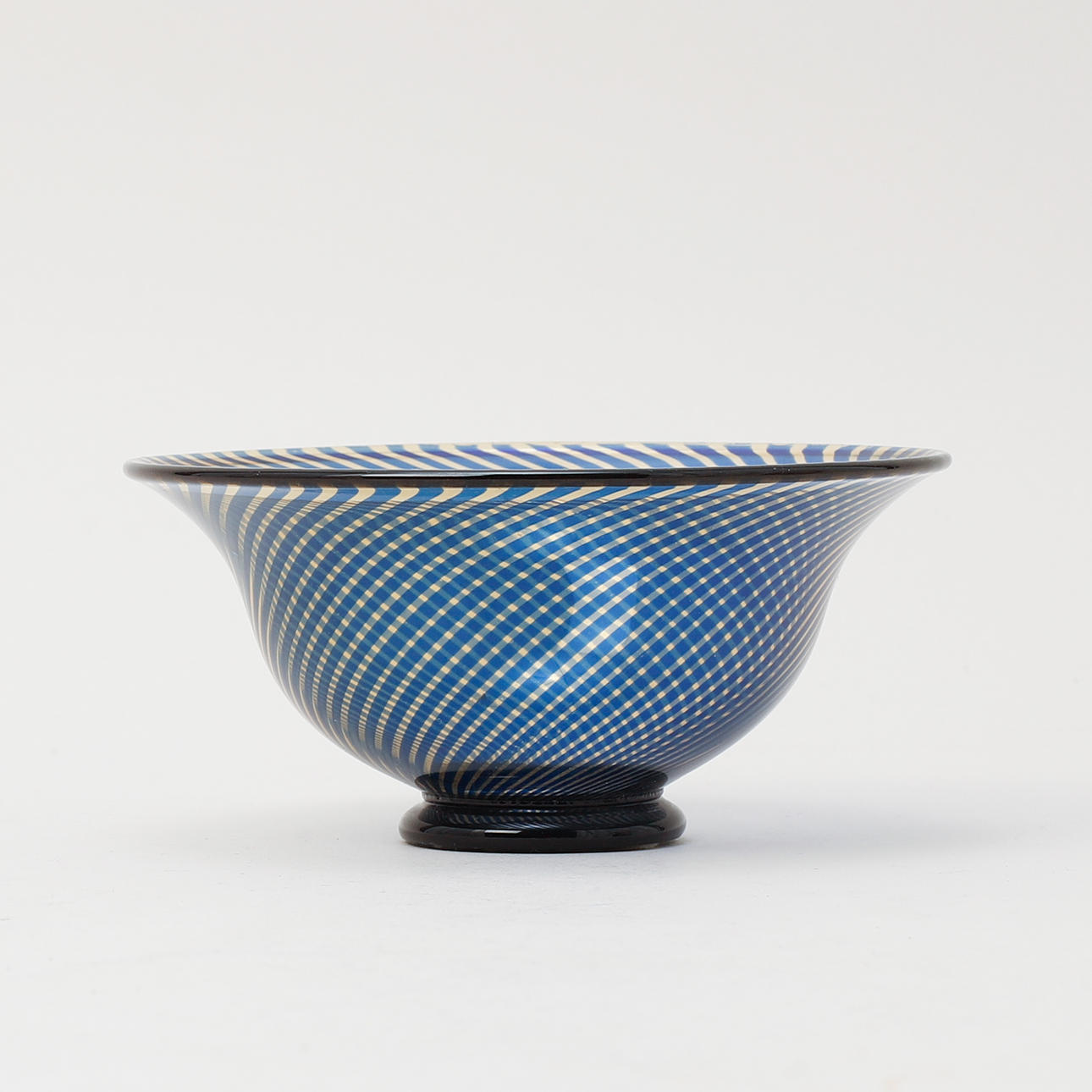 EDWARD HALD. Skål „Slipgraal“, Orrefors 1973.