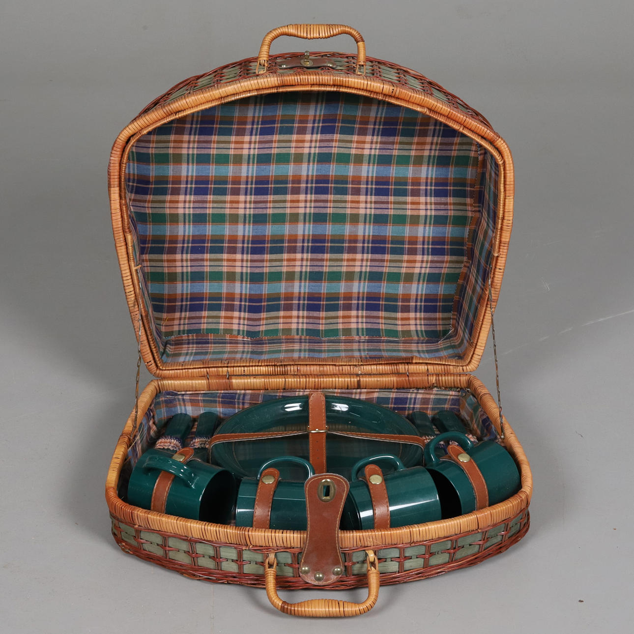 PICNICTASKE MED TILBEHØR, rotting/plast.