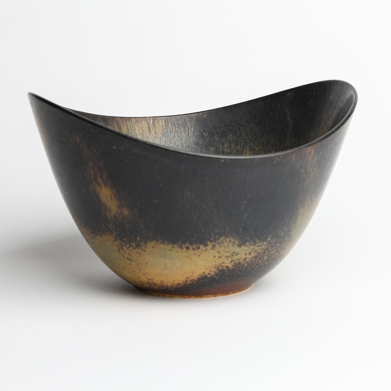 GUNNAR NYLUND. Kulho, posliini, Rörstrand.