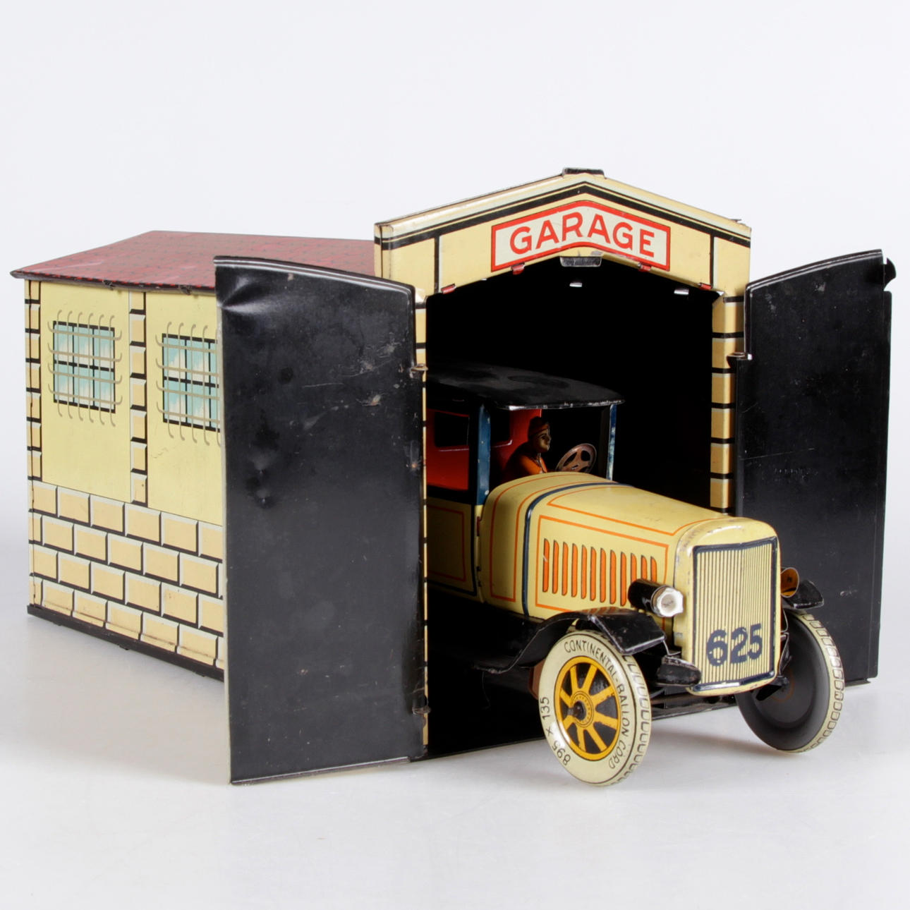 PLÅTBIL, samt garage, Johann Distler of Nuremburg, 1920/1930-tal.