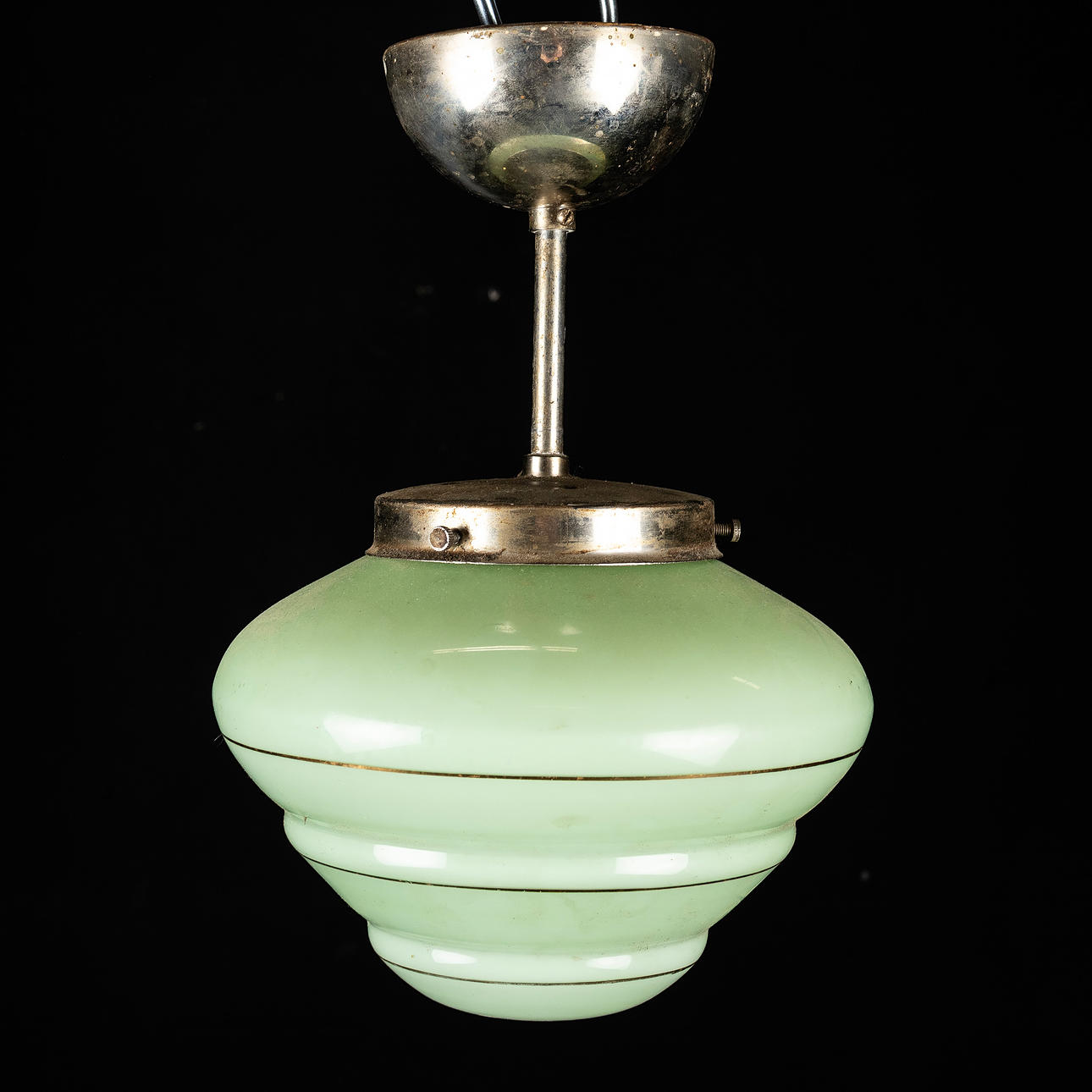 Una lámpara de techo Art Deco de 1930.