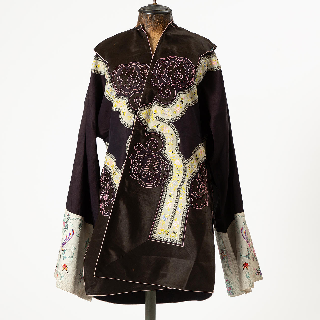 ROCK. Silk, China, early 20th century.