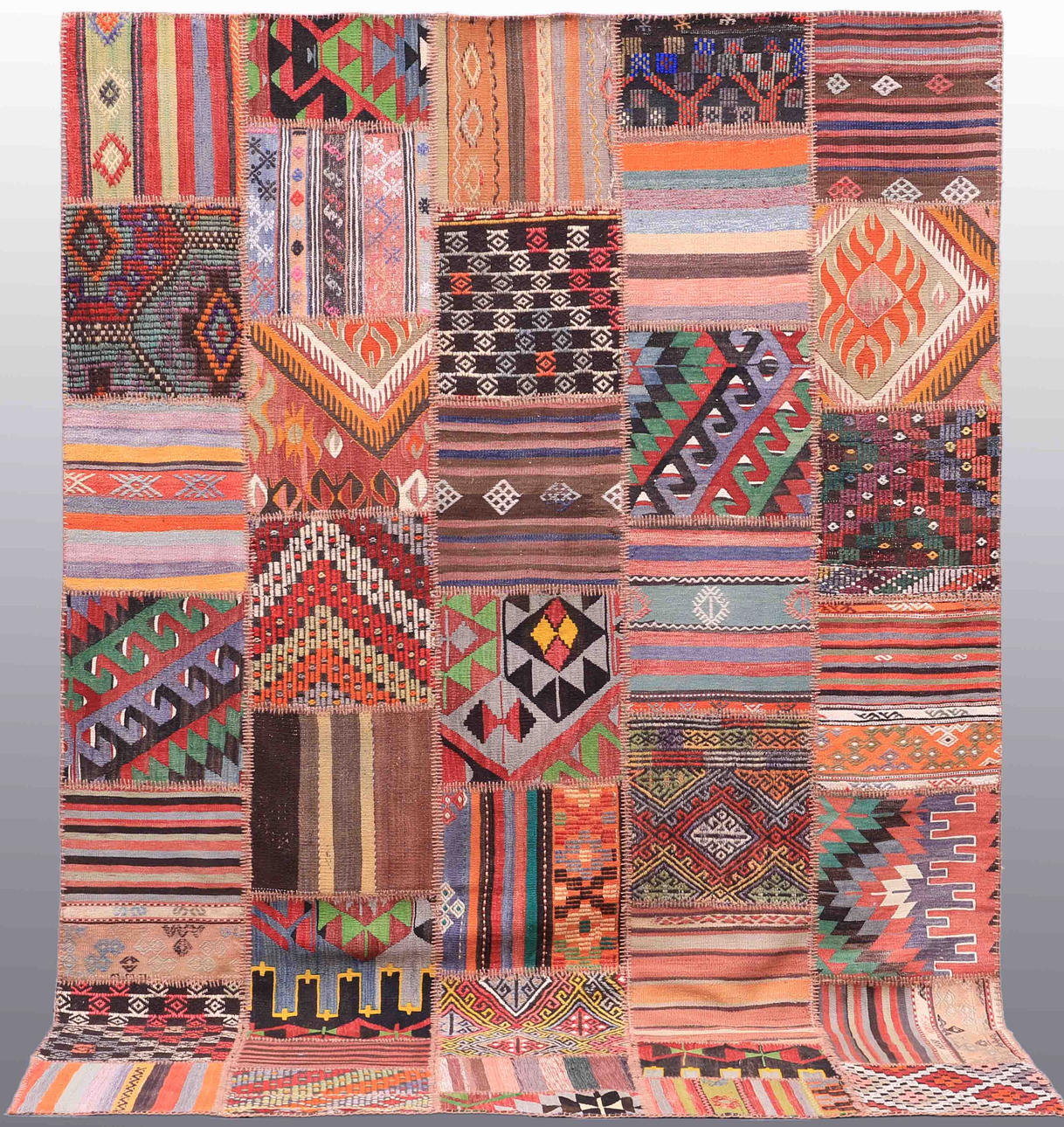 MATTA, kelim patchwork, (fine), 300 x 200 cm.