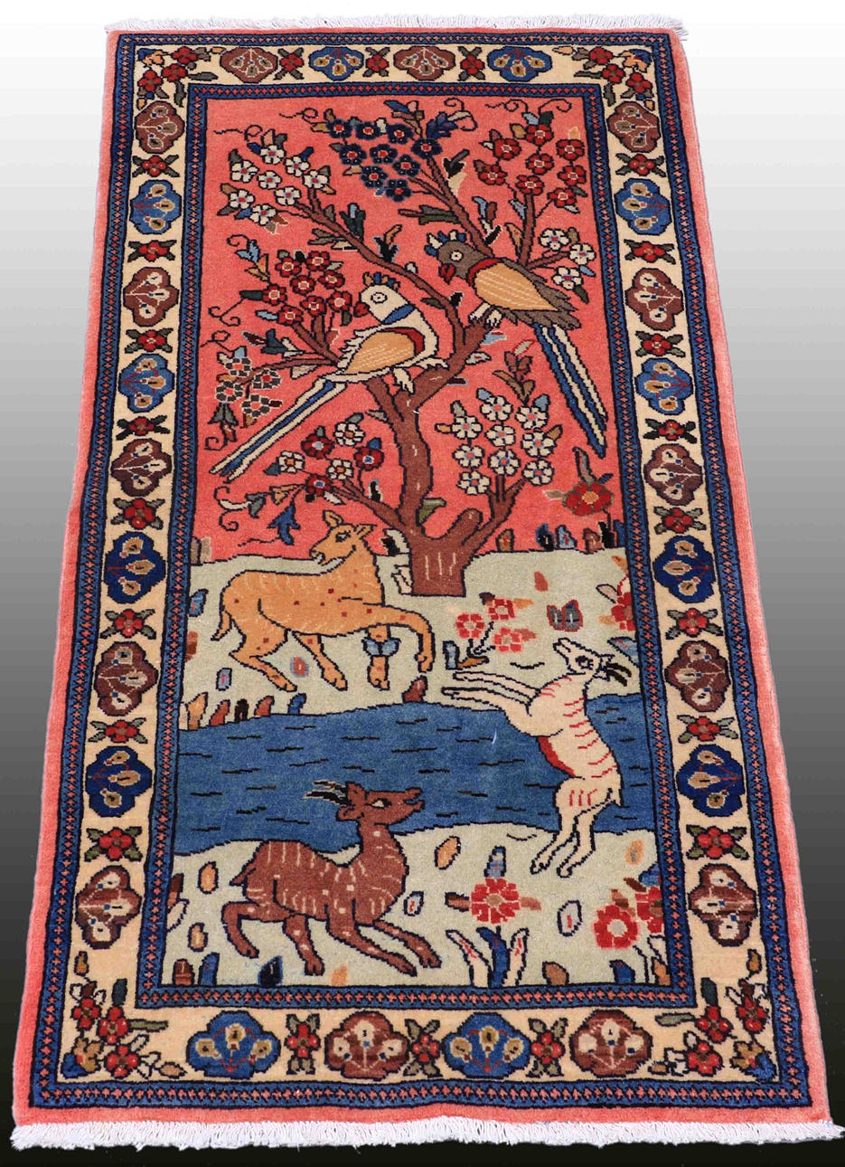 MATTA, Persisk, figural Saruk, 128 x 67 cm.