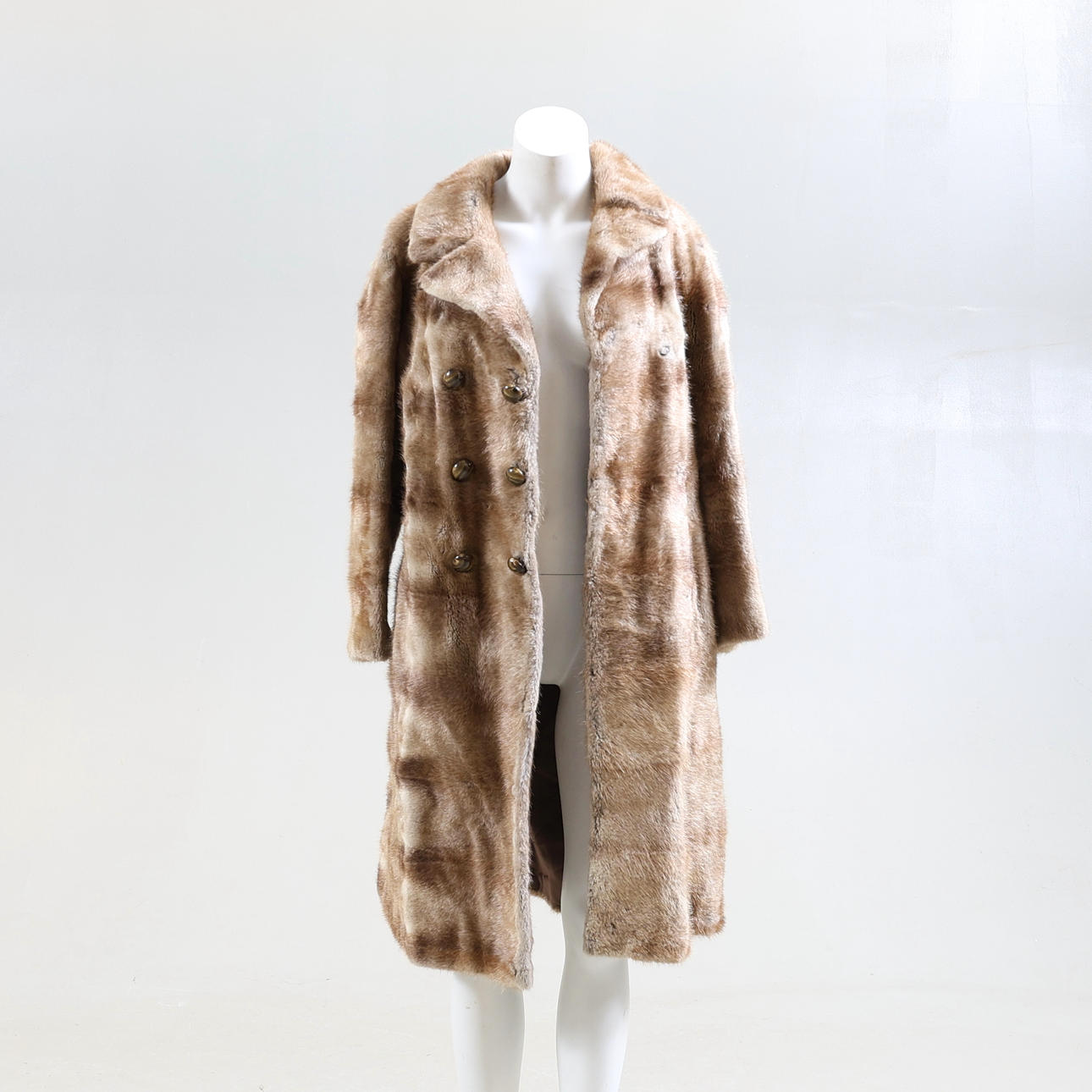 Nerzpelzmantel, Kirschkordel, H. Schmidt, Sala.