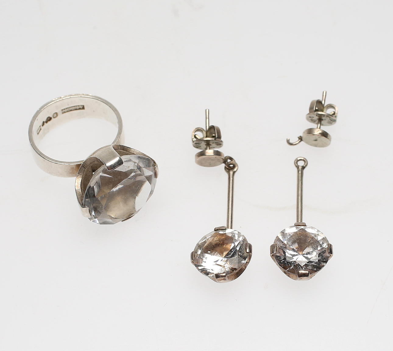SMYCKESSET, ring samt ett par örhängen, silver samt bergskristall, Alton Guldvaru Ab, Falköping, 1966.