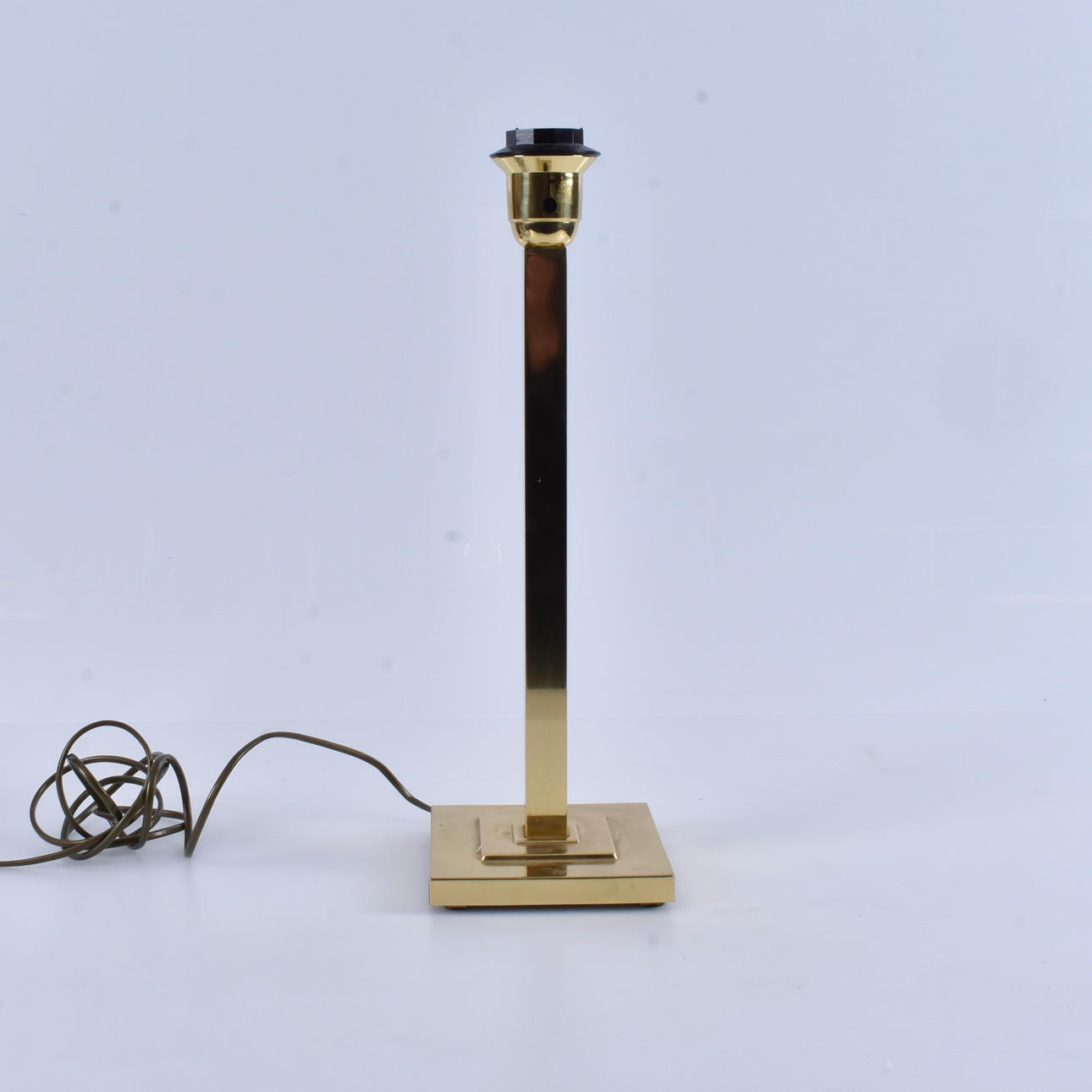 LÁMPARA DE MESA, latón, Ewå B-4.