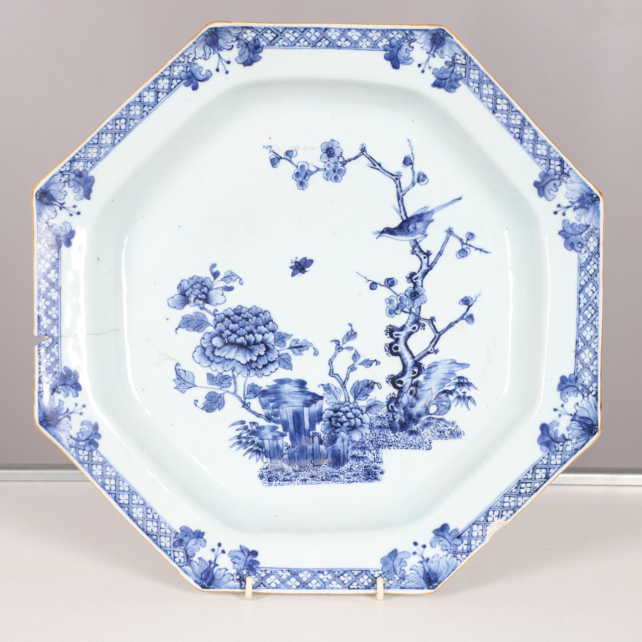 PLATO CHINO OCTOGONAL AZUL Y BLANCO.