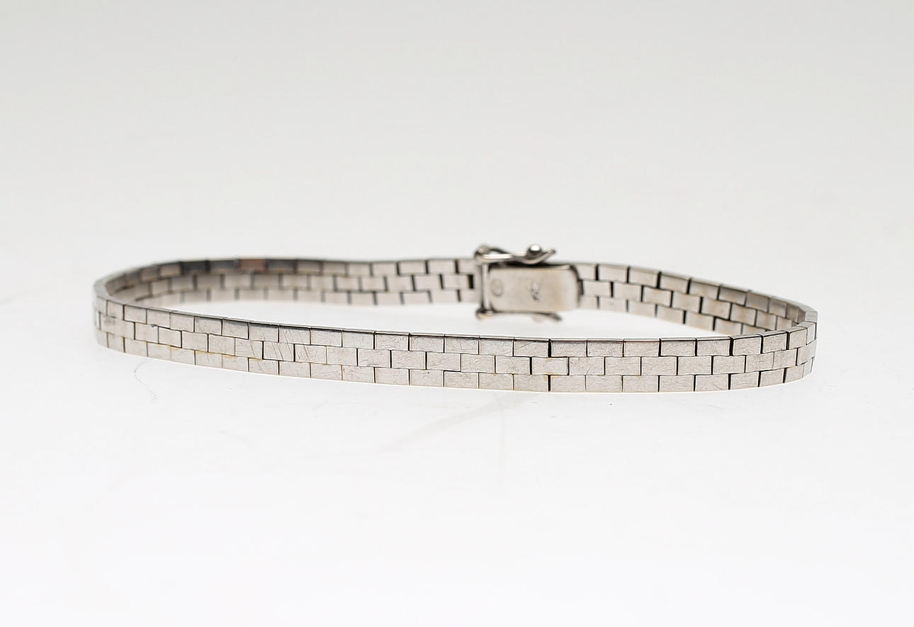 ARMBAND, vitguld 18k, vikt ca 15,7 gram.