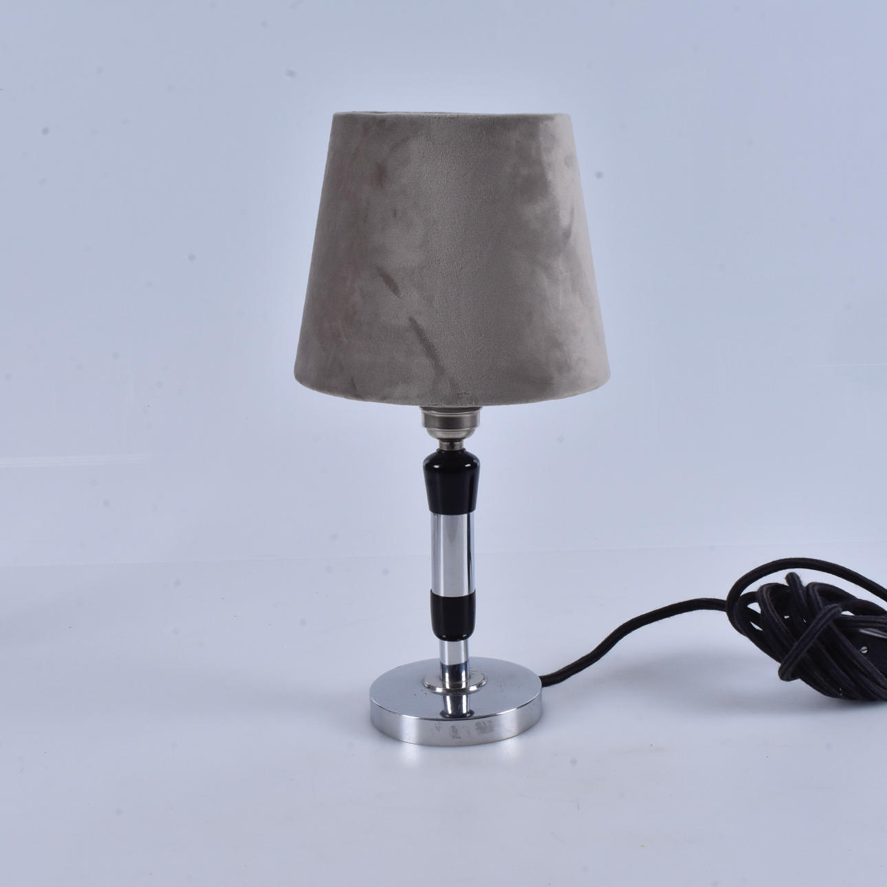 A plastic table lamp, 20th century.