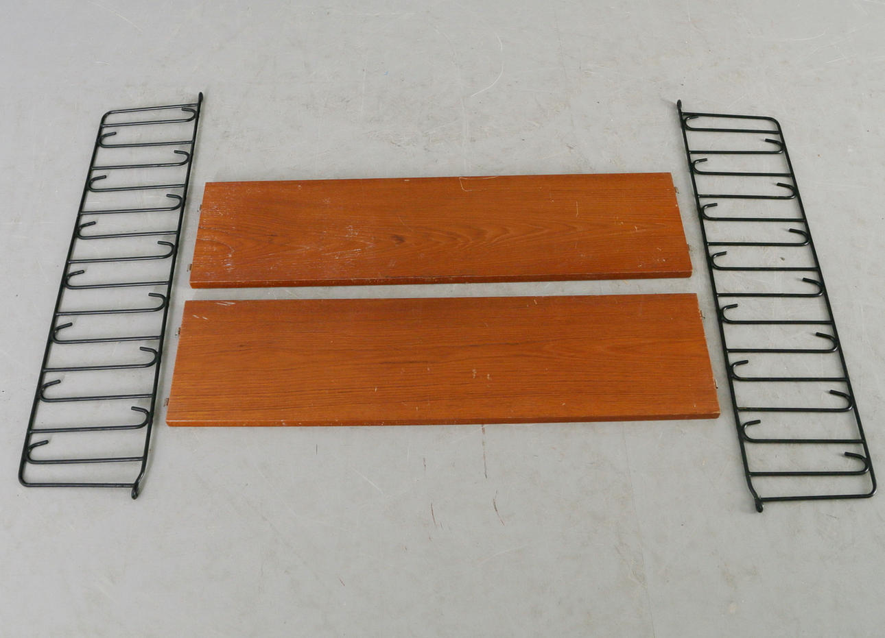 STRINGHYLLA, teak, 1900-talets mitt.