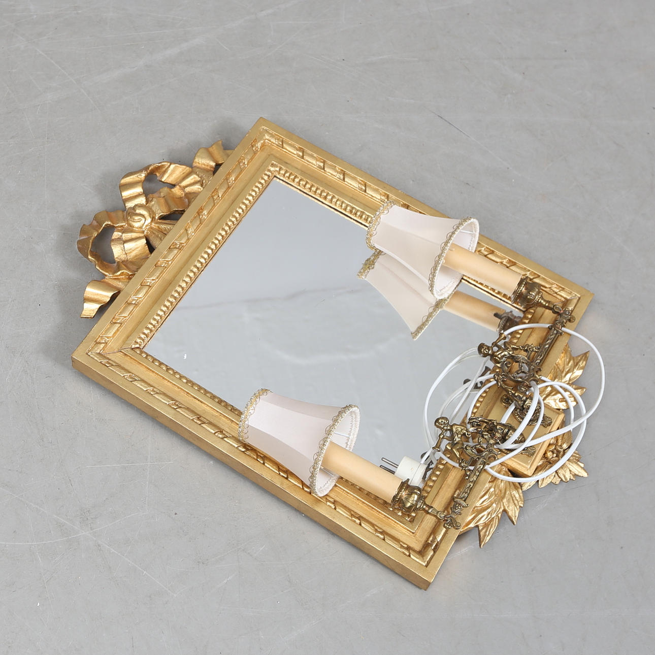 Mirror lamp, with lighting, Gustavian-style.