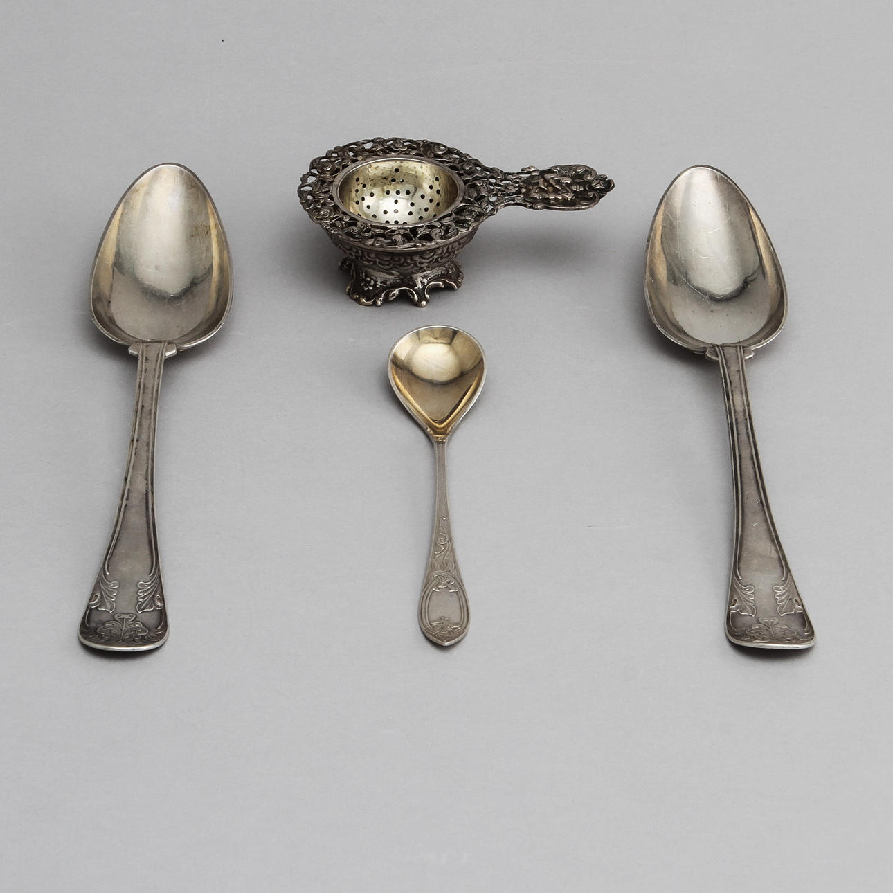 SILVERFÖREMÅL, 4 delar, 1800-tal. Vikt 188 g.