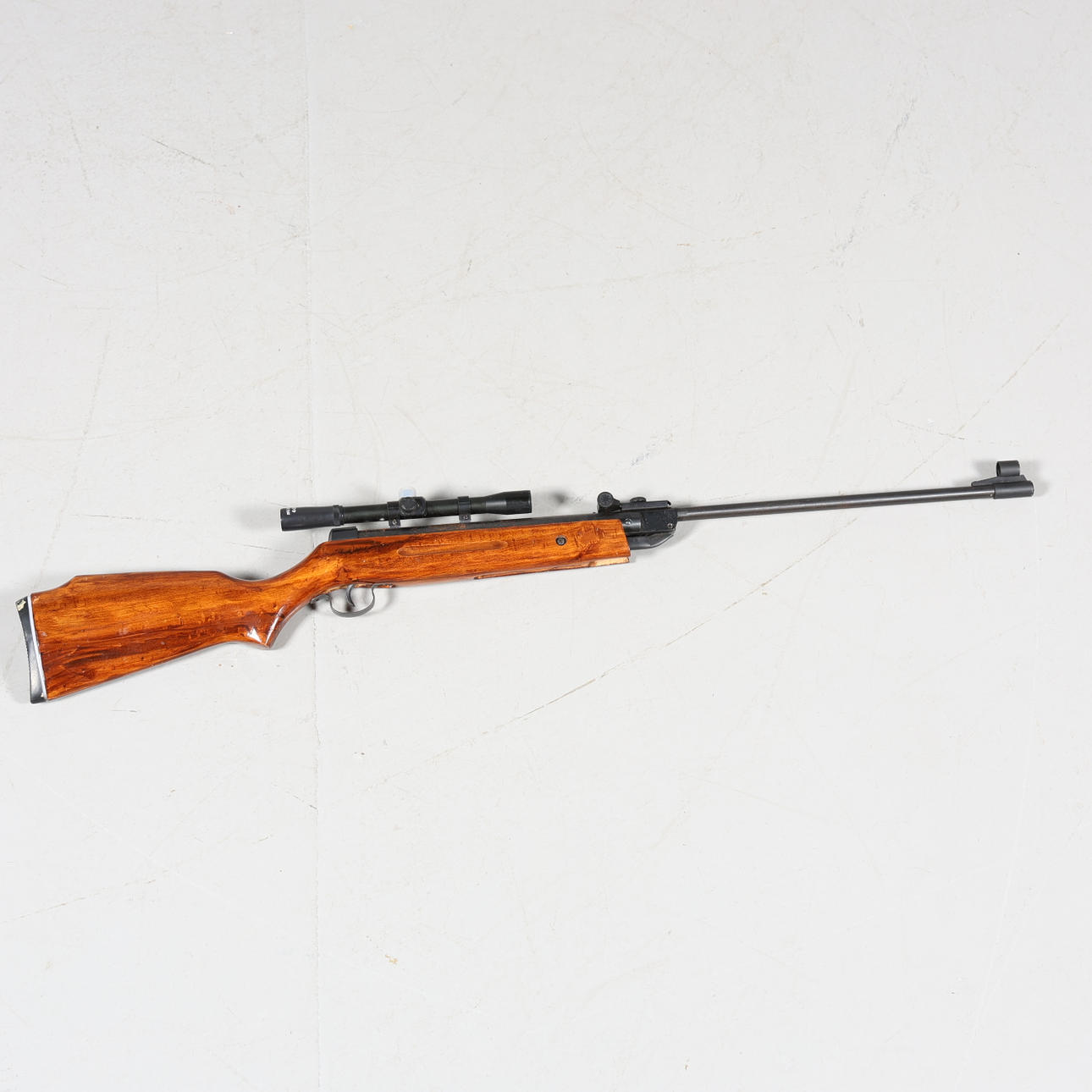 LUFTGEWEHR mit Visier, unbekannter Marke.