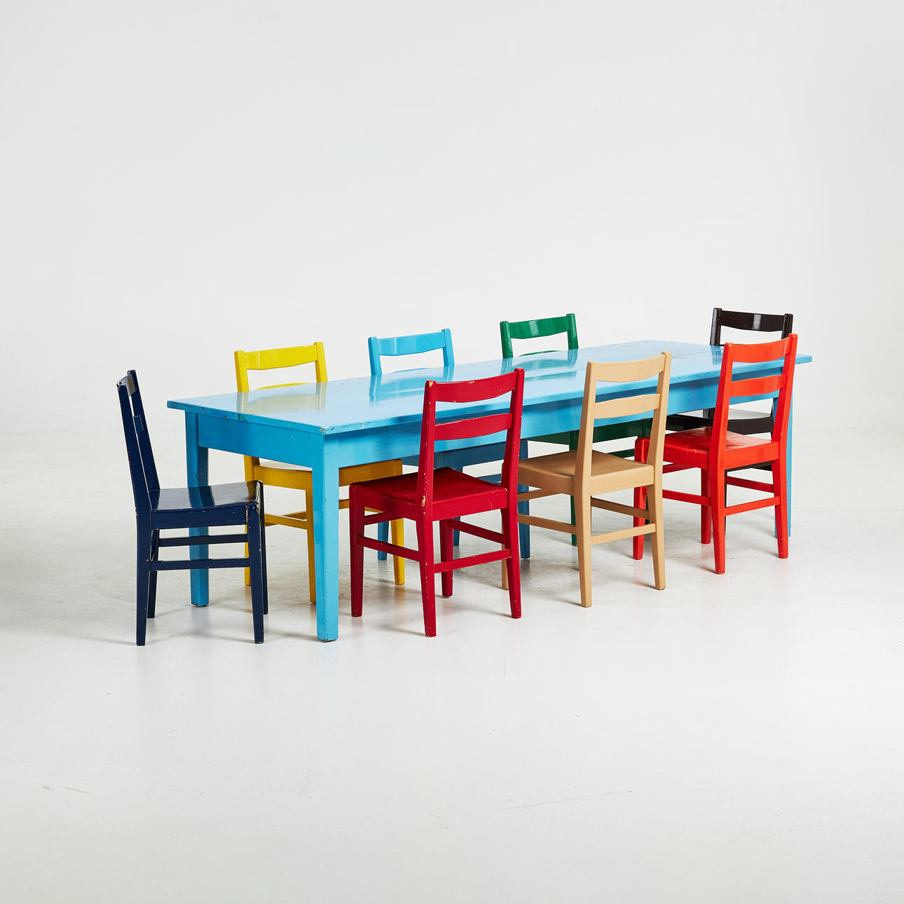 BARNMÖBEL, 9 dlr, 1900-tal, bemålat trä.