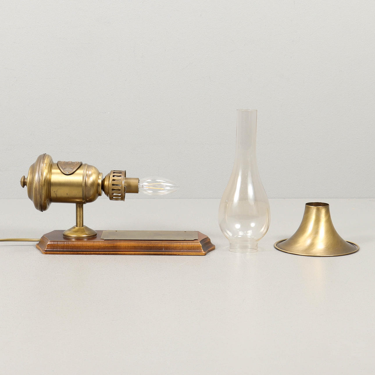 VÄGGLAMPA SS Puritan.