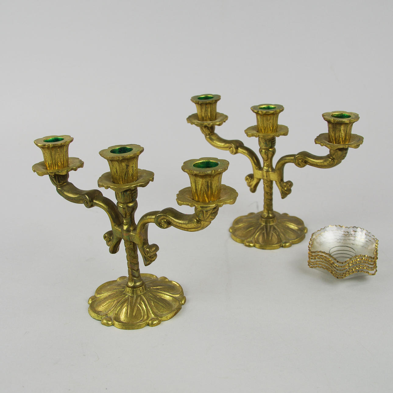 KANDELBRAR, 1 par för 3 ljus, bronserad metall, sent 1900-tal.