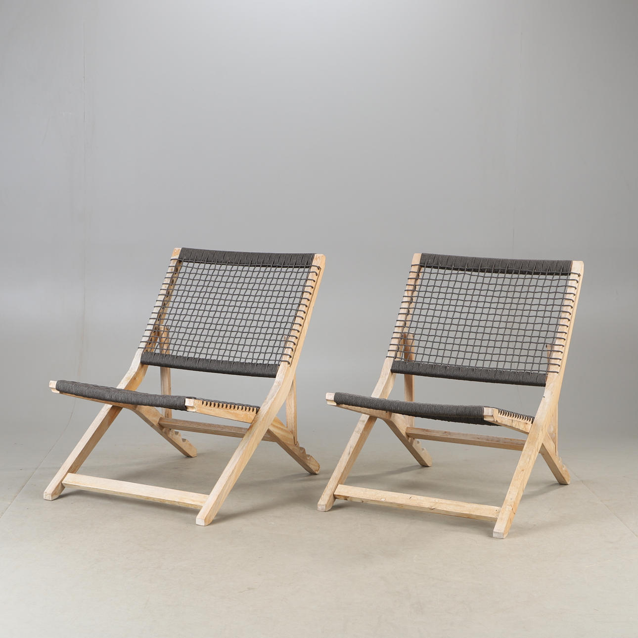 FÅTÖLJER, 1 par, samtida.