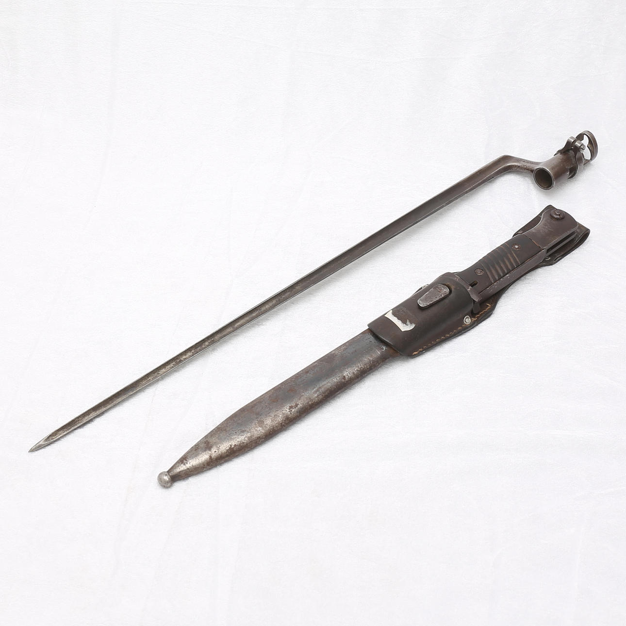 BAJONETTER, 2 st, Sverige, Tyskland.