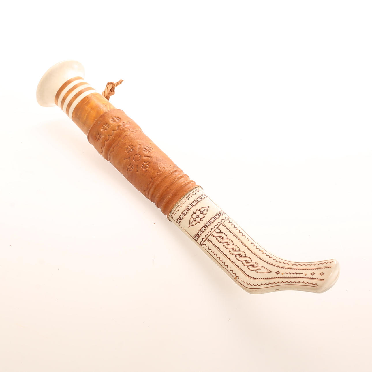 KNUT SUNNA. Cuchillo sami, firmado.