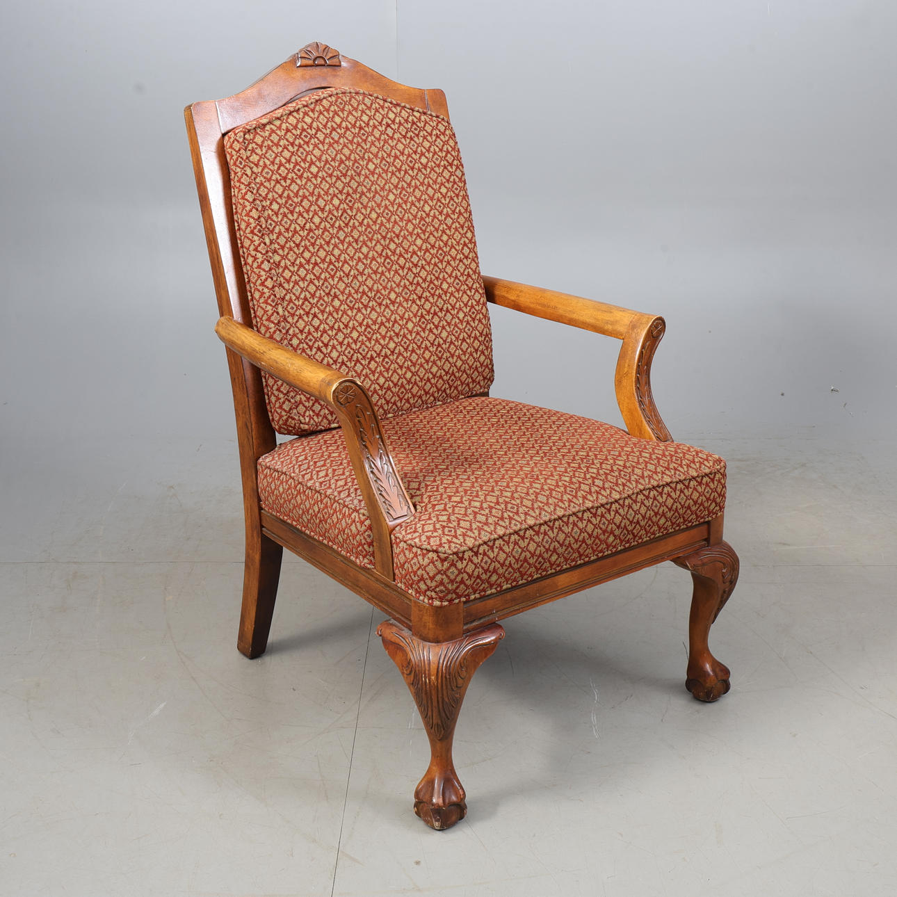 Sessel im Chippendale-Stil.