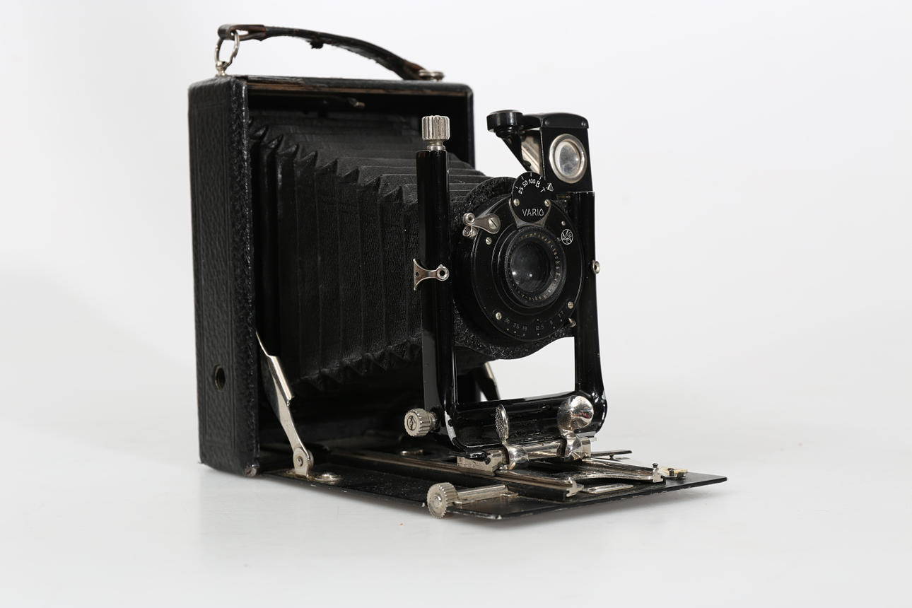 BÄLGKAMERA, Stölma II (Stölten & Simmonsen, Malmö), tillverkad i Tyskland, 1920-tal.