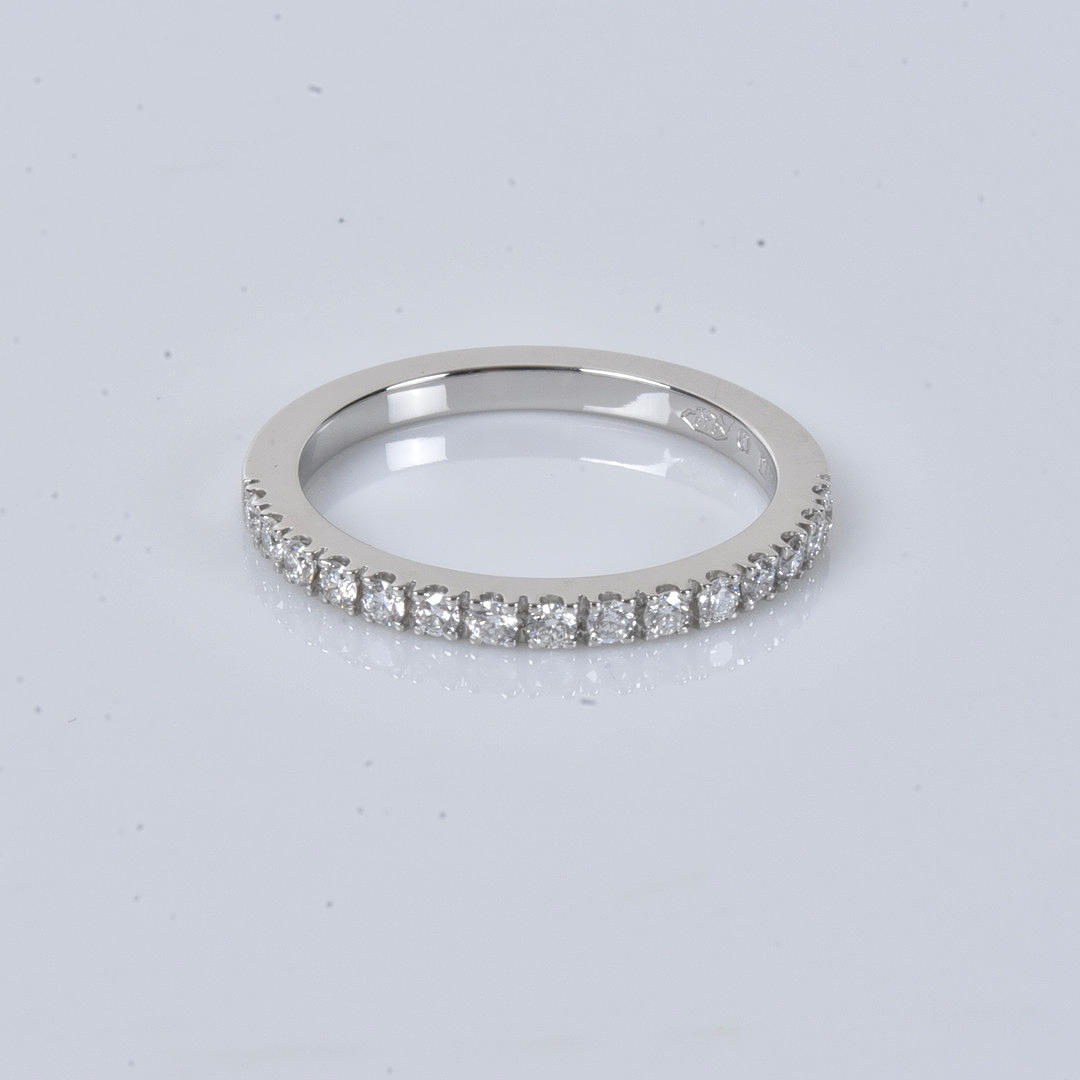 HALVALLIANS, diamonds 0,27ct, platinum.