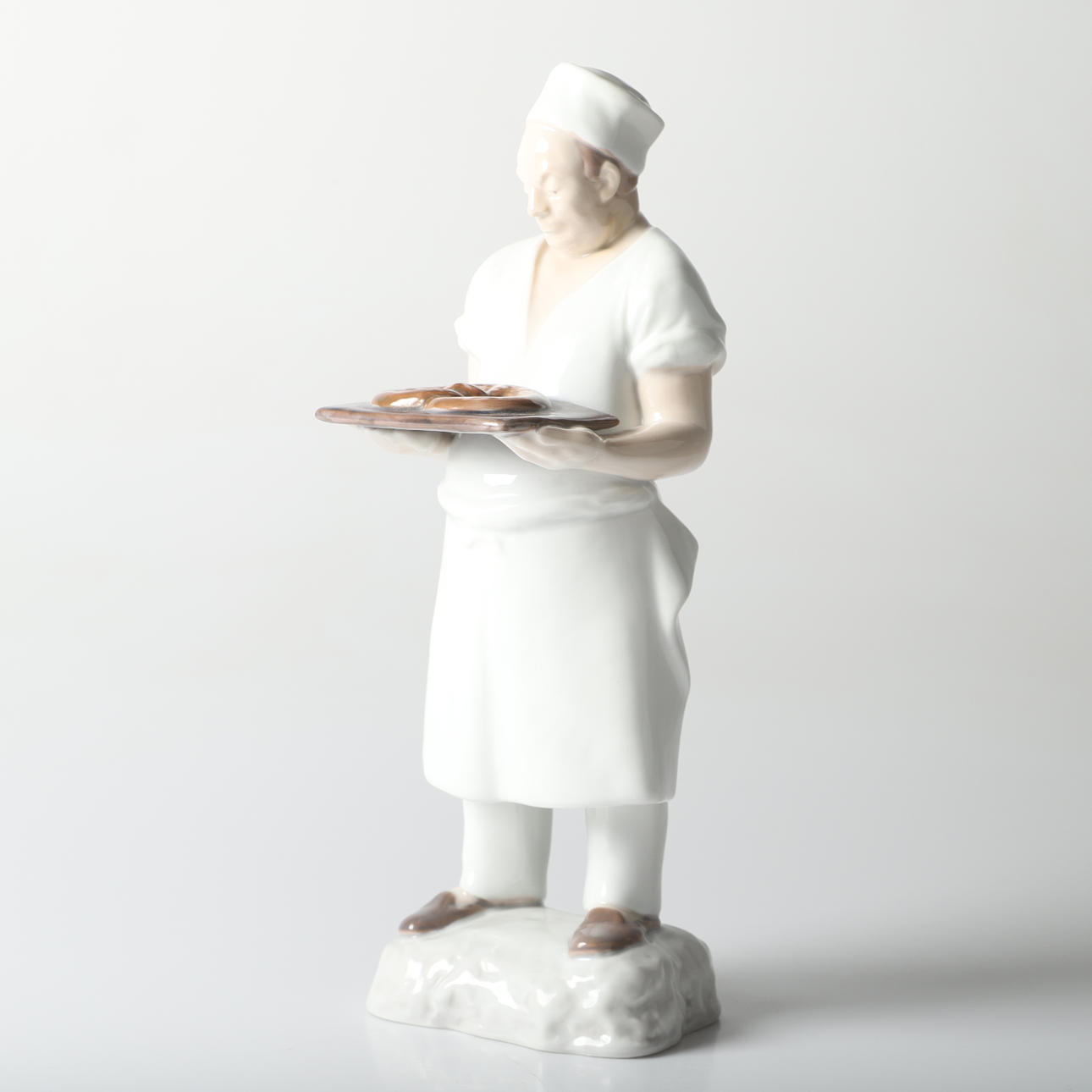 AXEL LOCHER. Figurin, bagare, porslin, Bing & Gröndahl, Danmark ...
