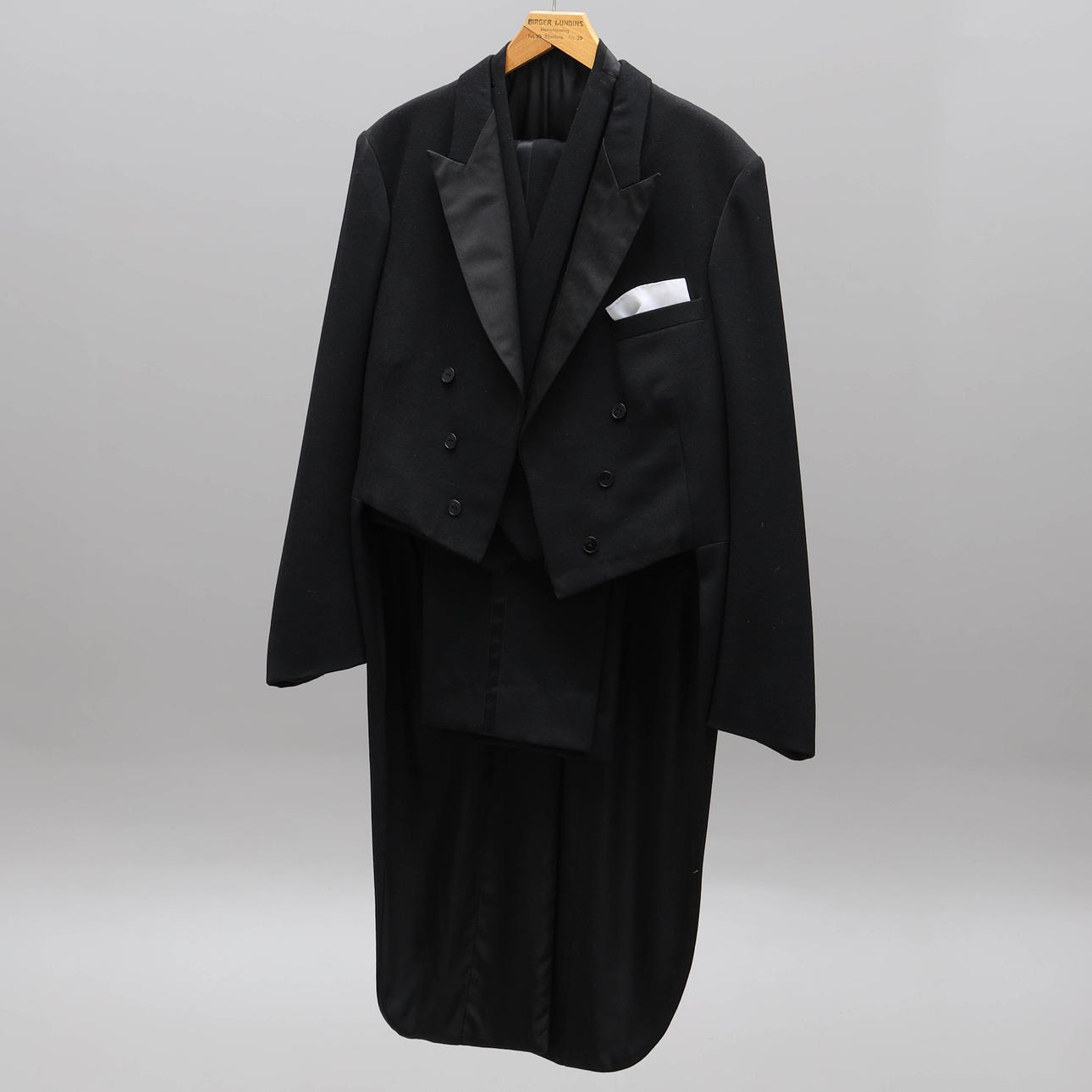 FRACKKOSTYM, 3 delar, Nobel, 100% kamgarn, C54.