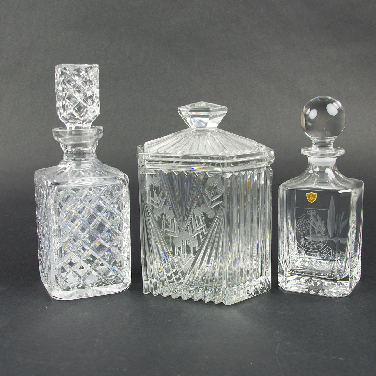 BURK MED LOCK SAMT 2 KARAFFER, kristall.