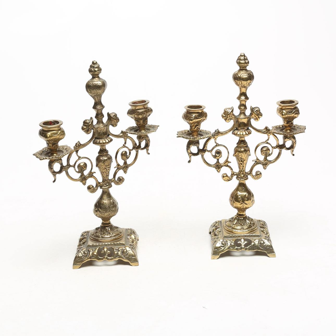 KYNTTELIKKOPARI, signeerattu Kalmarbrons.