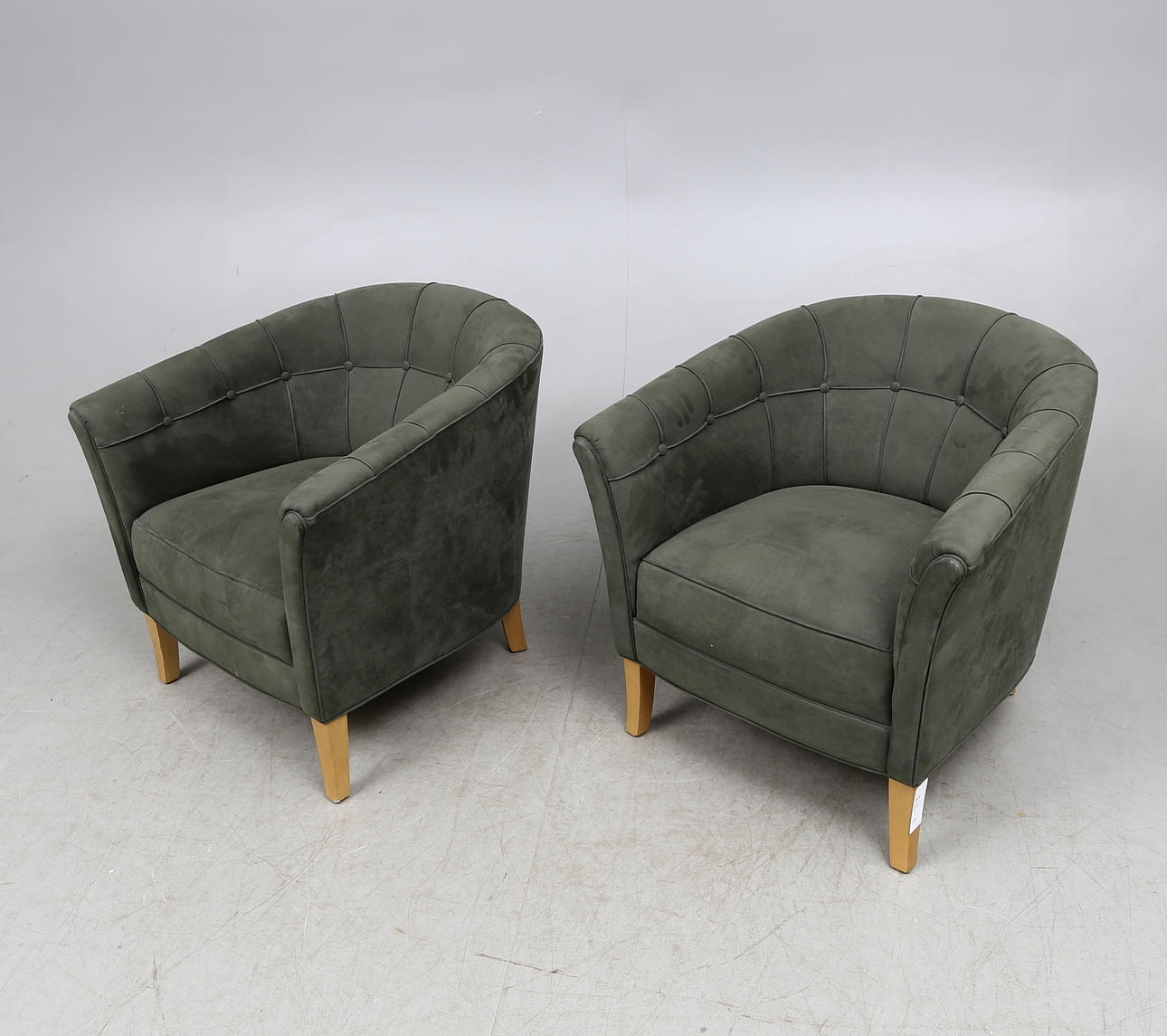 CLUBFÅTÖLJER, ett par, Arne Norell, 1900-talets andra hälft.