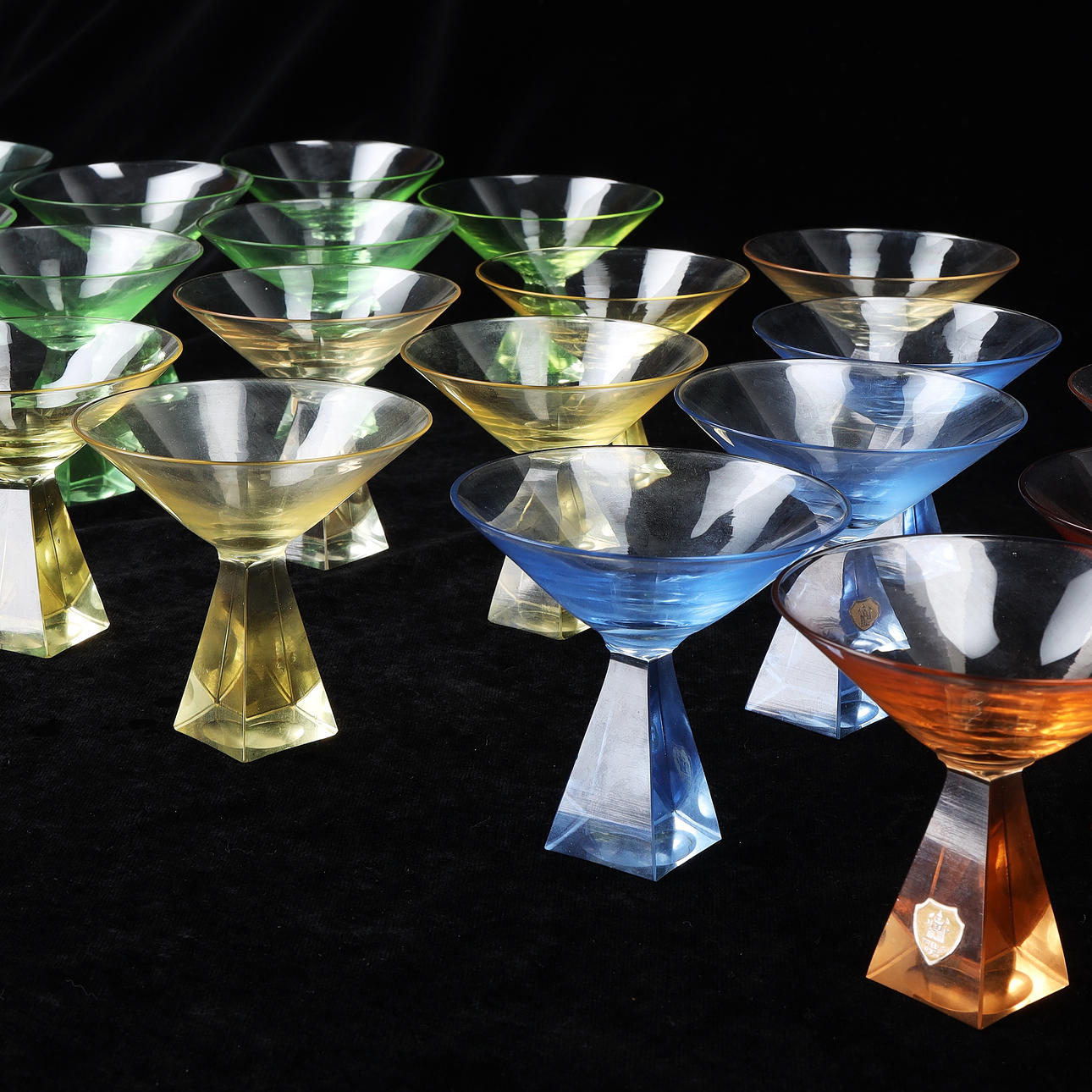 Et sæt af 23 likørglas, Trelleborgs glasbruk.