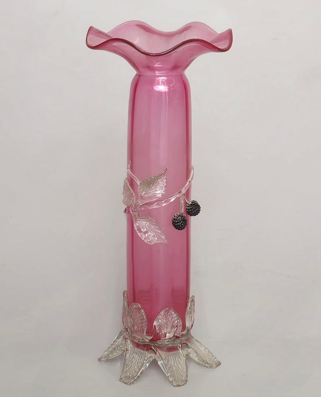 BLOWN GLASS VASE WITH FRUIT DECORATION.