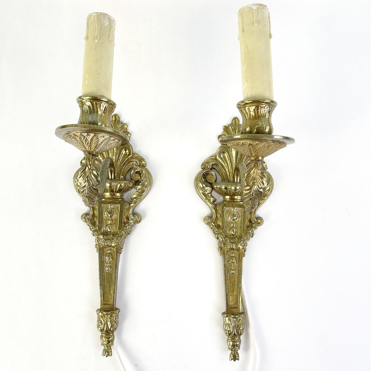 WALL SCONCES, 1 pair. A 20th century brass Rococo style.