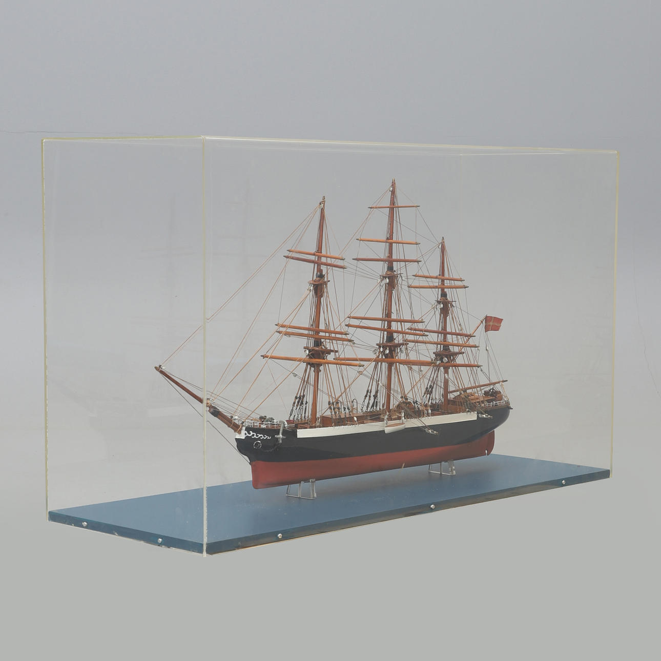 SCHIFFSMODELL, 3-MAST. Zweite Hälfte des 20. Jahrhunderts.