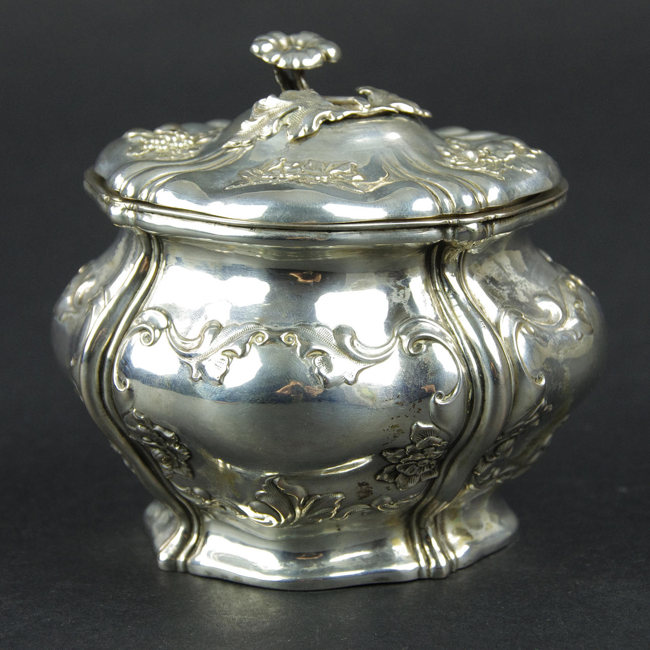 SOCKERSKÅL, silver, 1800-talets andra hälft, ostämplad.