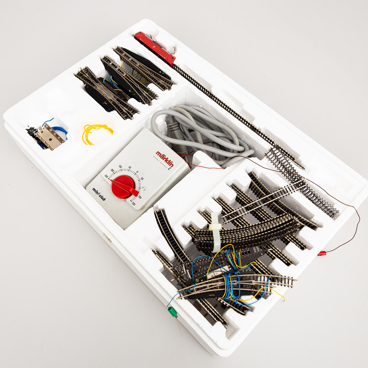 MÄRKLIN mini-CLUB 81861 and 8198 accessories in the form of