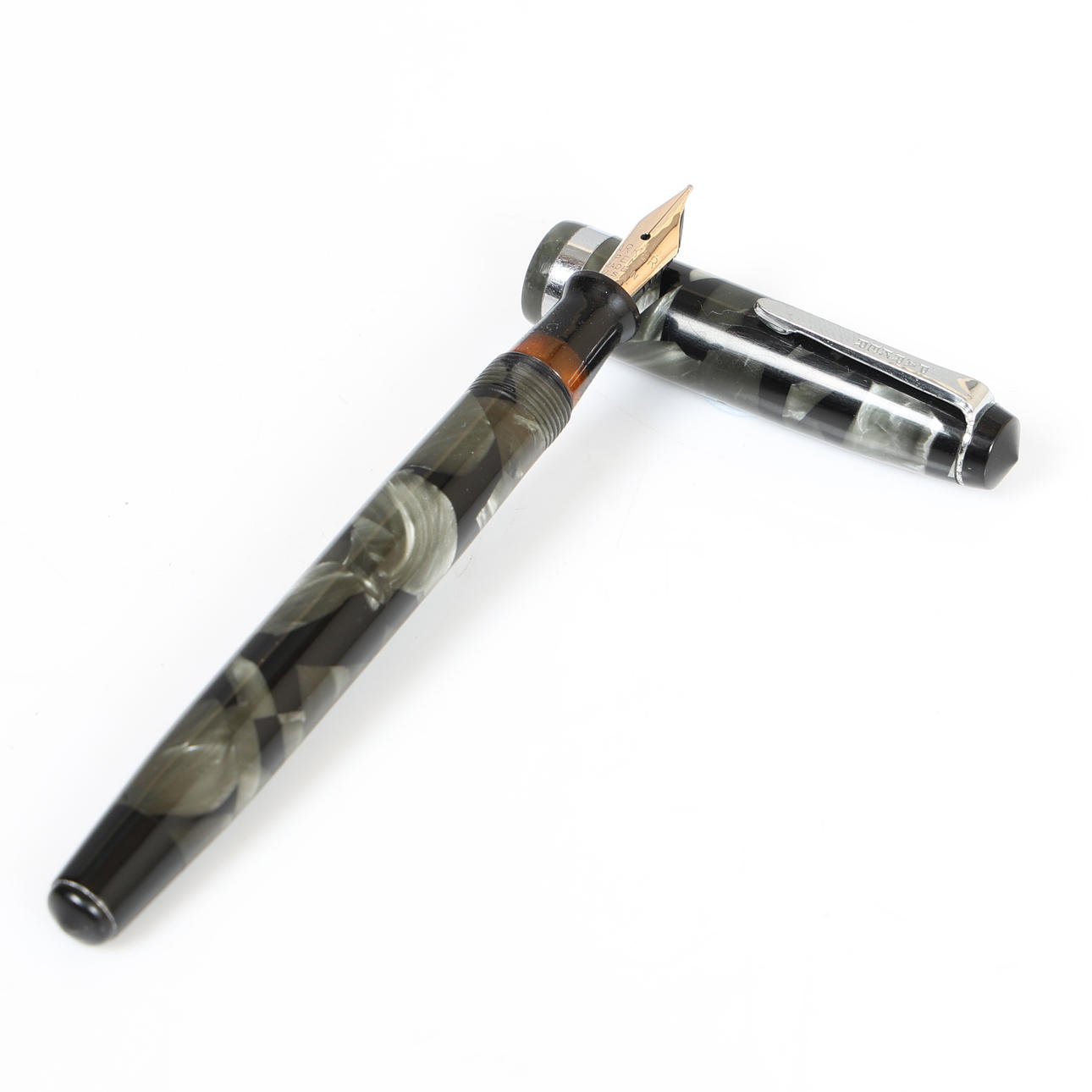 EIN PARKER CHALLENGER FÜLLFEDERHALTER AUS DEN 1940ER JAHREN.