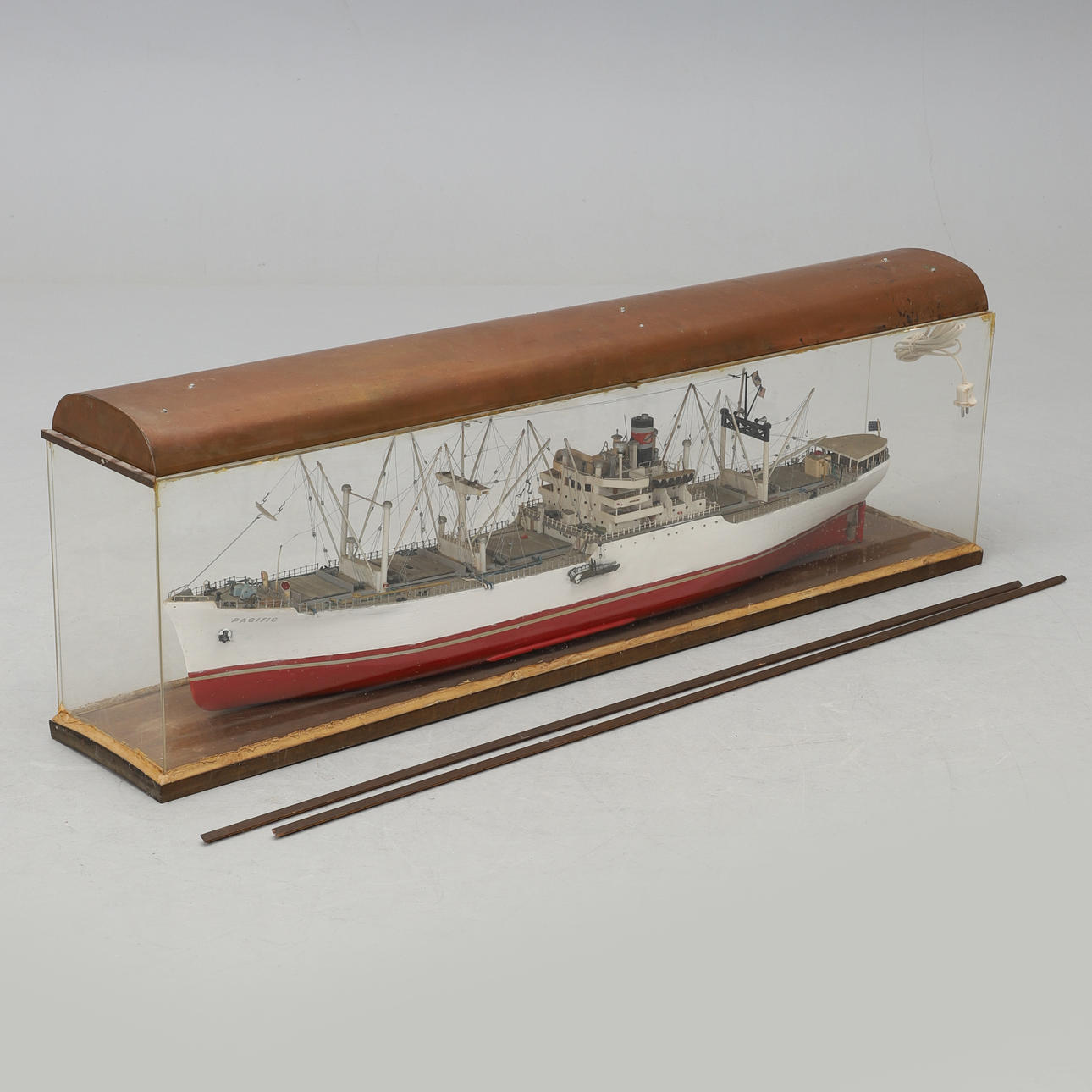 Ein Schiffsmodell, „M/S Pacific“, USA, 20. Jahrhundert.