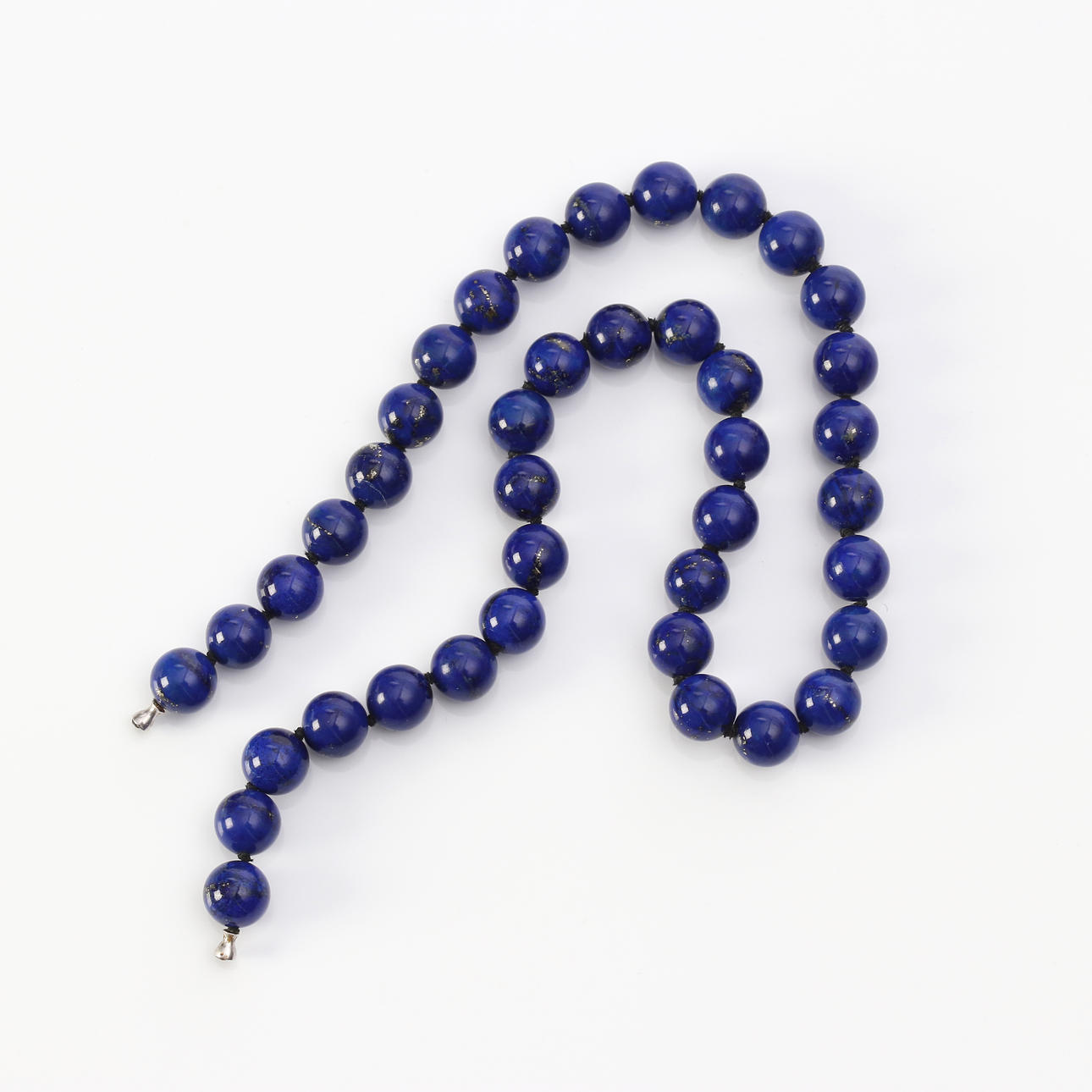 COLLIER MED OLE LYNGGAARD DOBBAR. Bolde af lapis lazuli.