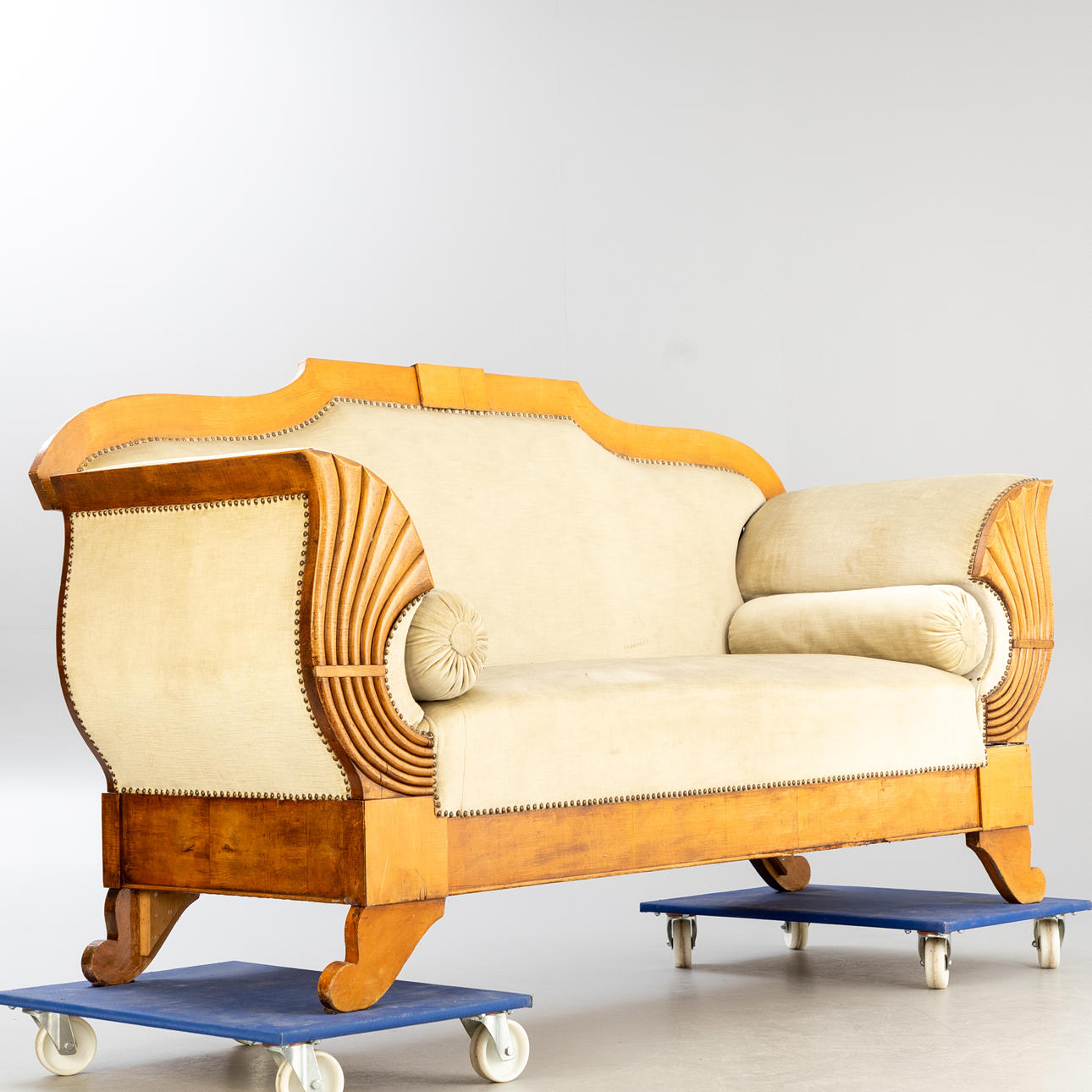 Biedermeier sofa, omkring 1830.
