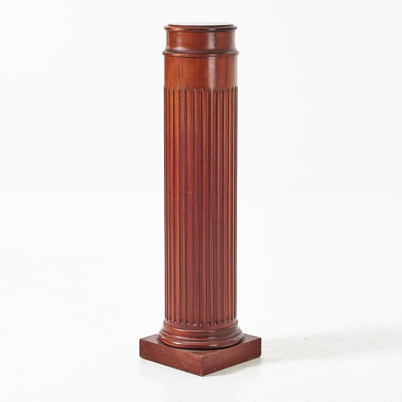 PIEDESTAL, kolonnformad, 1900-talets mitt.