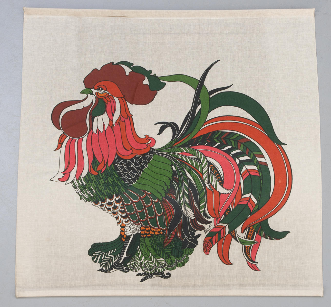 wall hanging with rooster.